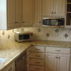 Corner cabinet - Kitchen Cabinetry