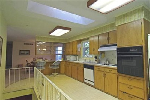 50 S Kitchen With Stairs To Basement, Open Basement Stairs In Kitchen