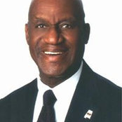 Lee James Sr.'s photo