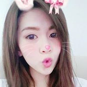Him Lo's photo