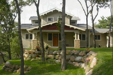 Elegant exterior home photo in Milwaukee