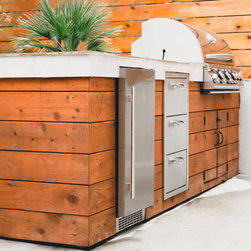 Outdoor Space With Grill & Fire Pit - Cooktops