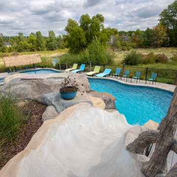 Innovation and Complexity in a Vinyl Liner Pool with Extreme Elevations