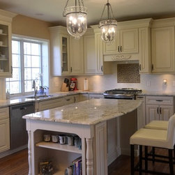 Traditional Kitchen Cabinets - Products