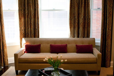 Inspiration for a timeless living room remodel in Toronto