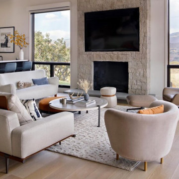 Modern Chalet: Living Room