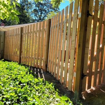Good neighbor fence with no cap
