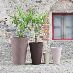 Liscio Siena Outdoor Planters by Serralunga - Outdoor Pots And Planters