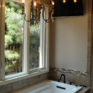 Warm neutral bathroom