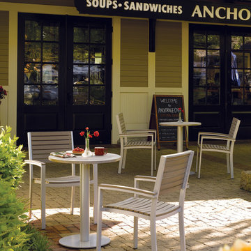 Travira Vintage Bistro Set on Patio