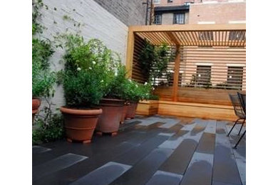 Zen home design photo in New York