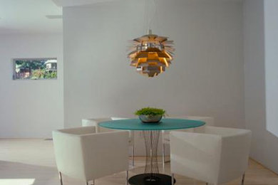 Example of a dining room design in Los Angeles