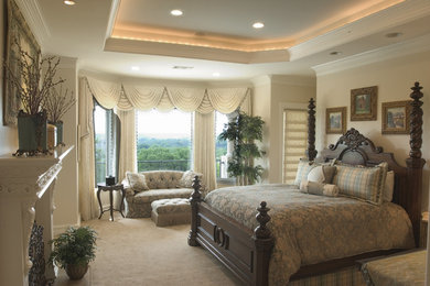 This is an example of a traditional bedroom in Dallas.