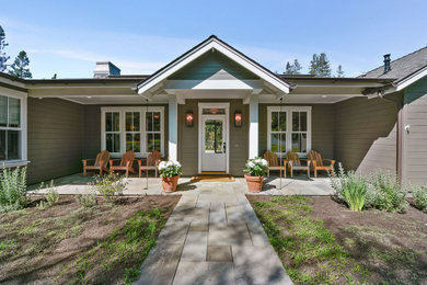 Country home design photo in San Francisco
