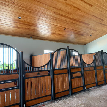 Stable with Grooms Qtrs 2020