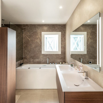 Salle de bains chic et naturelle