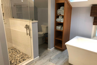 Example of a transitional bathroom design in Grand Rapids