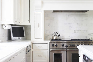 Inspiration for a timeless kitchen remodel in Atlanta