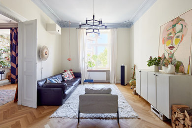 Eklektisches Wohnzimmer in Berlin