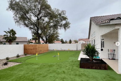 Design ideas for a modern landscaping in Las Vegas.