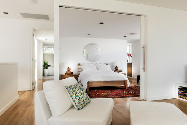 Bedroom by Matthews and Scavalli Architects