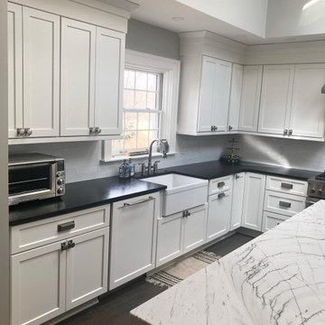 Kitchen designs by Kitchen Express II, LLC