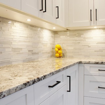 Kitchen in Alaskan White