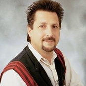 Peter Santovitos foto