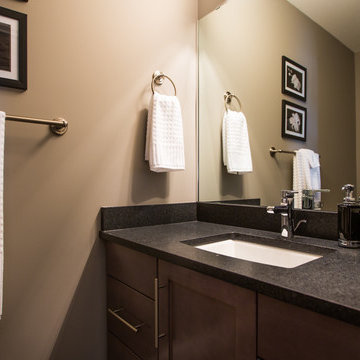 1543 sq/ft Modified Bi-level, 3 bedrooms, 2 ½ baths