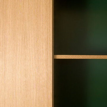 Integrated, open shelf system in green