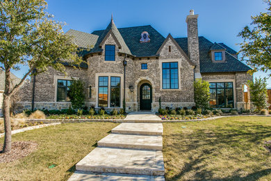 Inspiration for a timeless home design remodel in Dallas