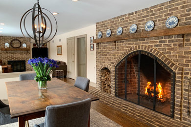 Example of a country home design design in Philadelphia