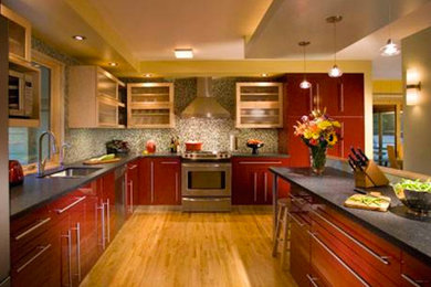 Transitional kitchen photo in Minneapolis
