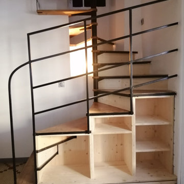 Fabrication sur mesure d'un aménagement sous escalier avec contre marches