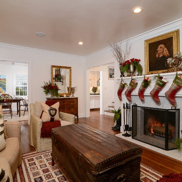EQUESTRIAN CHRISTMAS FARMHOUSE