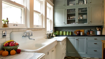 Farm Sink & Complementary Cabinets