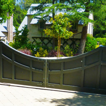 Metal driveway gates