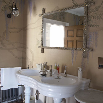 Handprinted Chinoiserie wallpaper in interior design