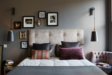 Bedroom - contemporary bedroom idea in London