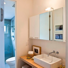 Bathroom (guest)