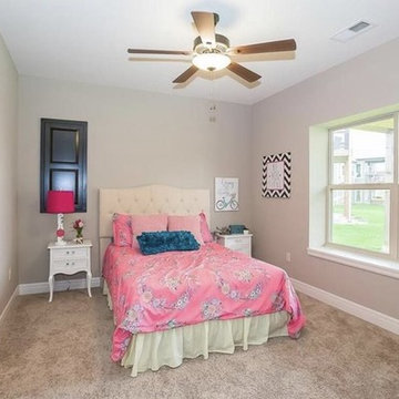 Reverse 1.5 Story home in Stone Canyon, Blue Springs, MO (6SC)