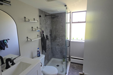 Minimalist bathroom photo