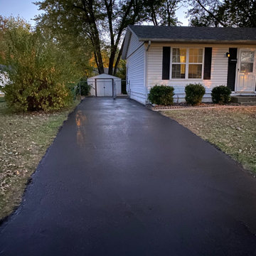 asphalt sealcoating residential driveways and repairs