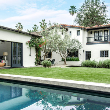 Christopher Gavigan & Jessica Capshaw's Backyard