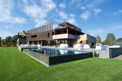 Beach style exterior home photo in New York
