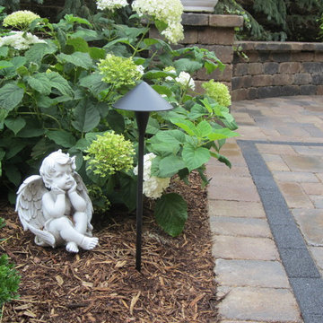 Brussels Block patio with Series 3000 accent band