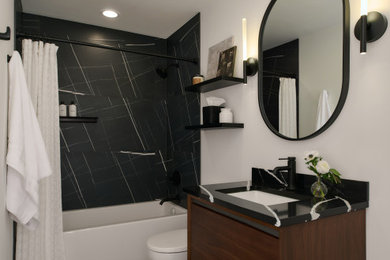 Minimalist bathroom photo in Chicago