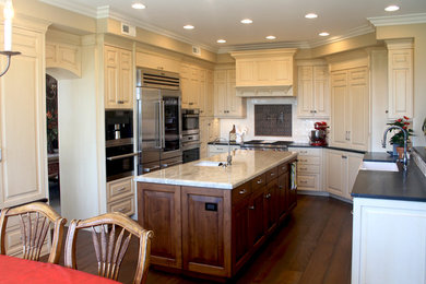 Elegant kitchen photo in San Diego