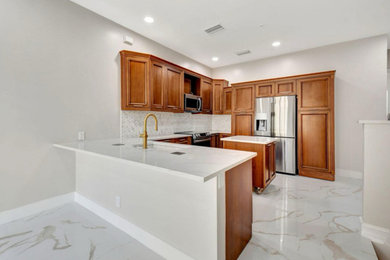 Kitchen - 1960s kitchen idea in Miami