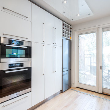 Midtown Contemporary Kitchen